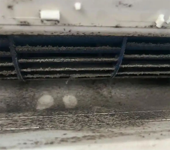 黄陵空调吹的风有股烧焦味是怎么回事